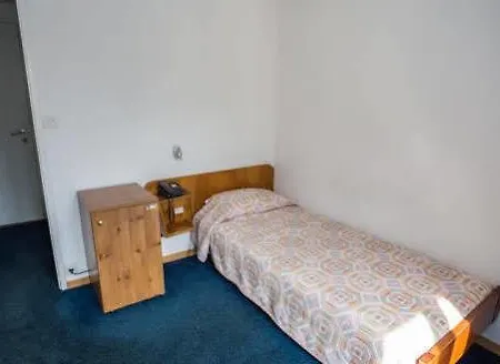 Moderne Готель Женева